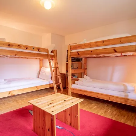 Apartment Latschüel By Vacations, Familienwohnung Im Zentrum Mit Privatparkplatz Arosa