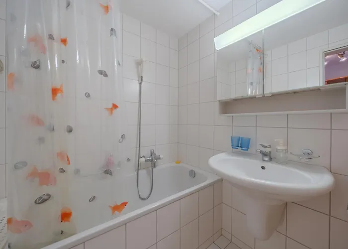 Latschüel By Vacations, Familienwohnung Im Zentrum Mit Privatparkplatz Apartamento *