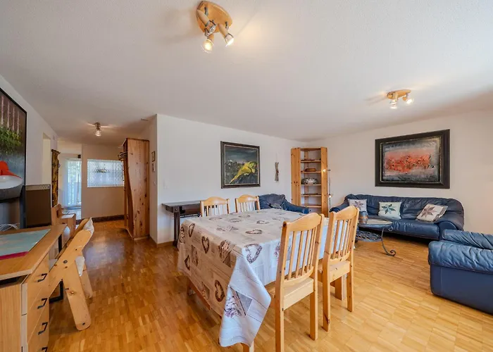 Apartment Latschüel By Vacations, Familienwohnung Im Zentrum Mit Privatparkplatz Arosa